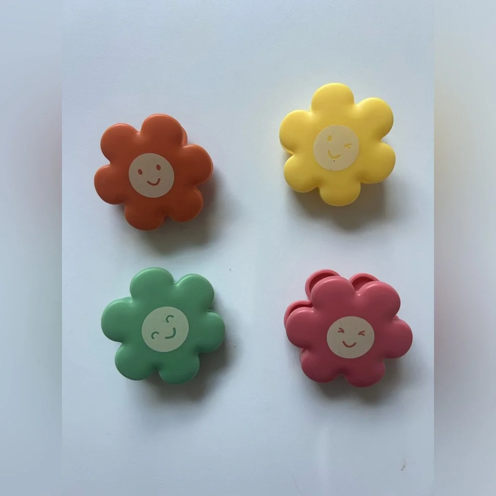 Fun Kitchen Set! - Picture 3 of 3